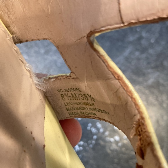 Women Vince Camuto Jessore cream yellow leather Strappy stiletto shoes size 8.5 - Picture 11 of 12